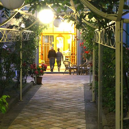 Hotel Croce Di Savoia Vallombrosa Bagian luar foto
