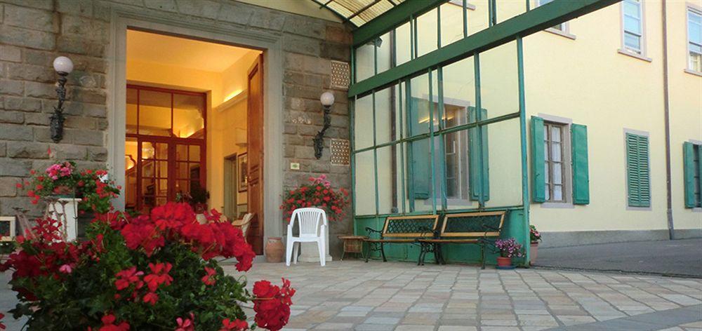 Hotel Croce Di Savoia Vallombrosa Bagian luar foto