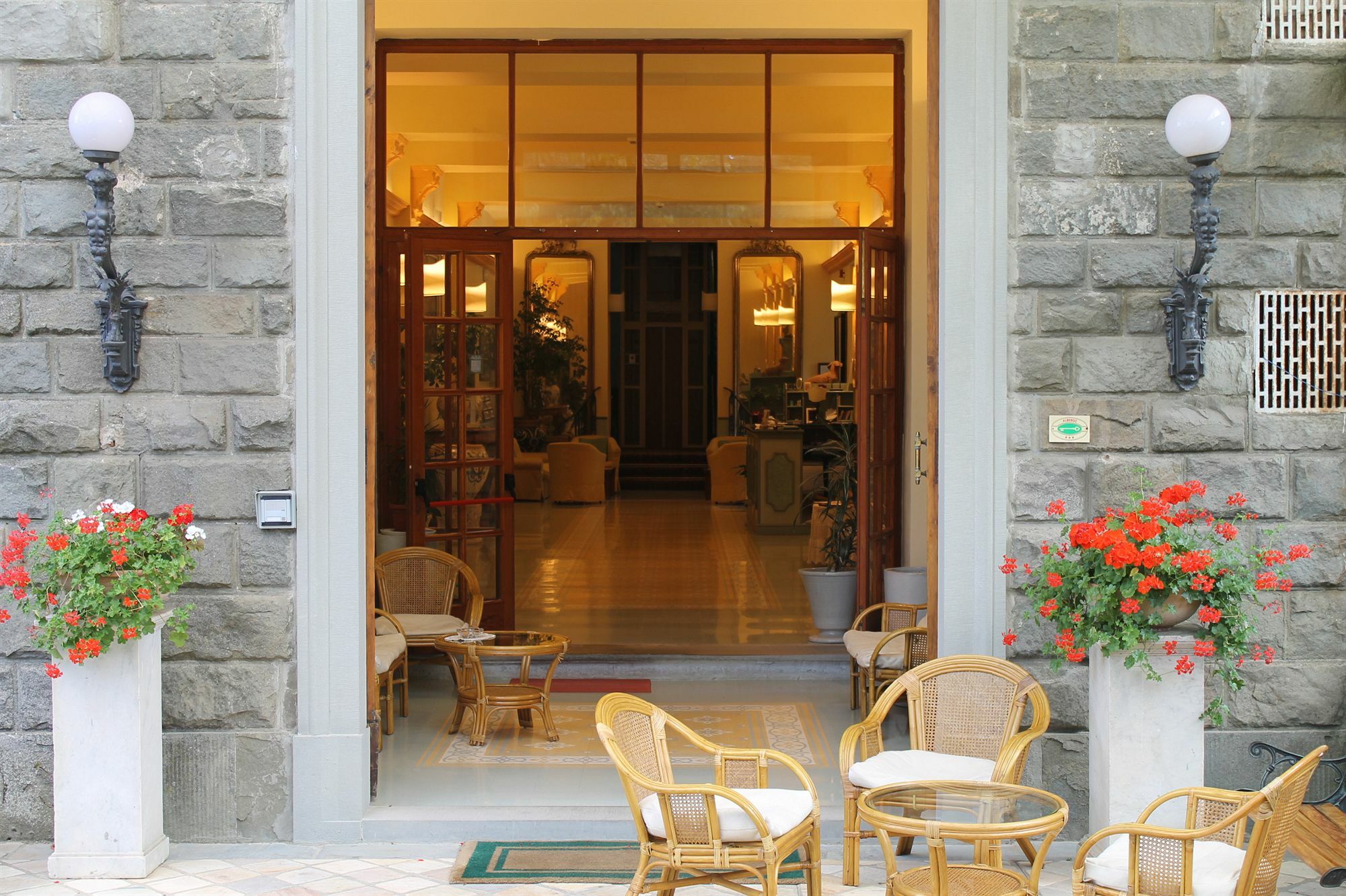 Hotel Croce Di Savoia Vallombrosa Bagian luar foto